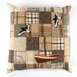 Quilting Antics Pattern | The Seekers Cushion