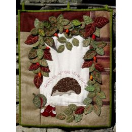Quilting Antics Pattern | Hedgehogs Friend Wall Hanging